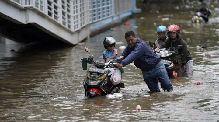 Peringatan Dini Hujan Lebat di Jakarta dan Rapat Sudah Dikeluarkan – kompas.identity