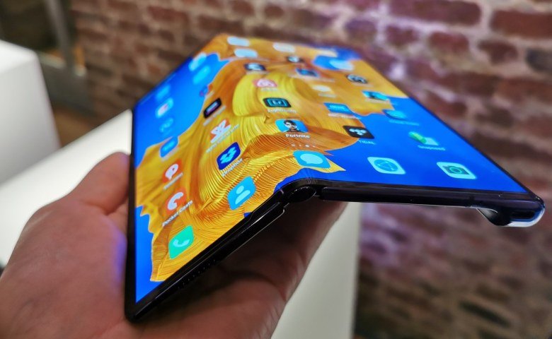 1.-Smartphone-dengan-Layar-Fleksibel