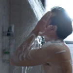 Rematik: Mitos atau Fakta Mandi Malam Penyebabnya !