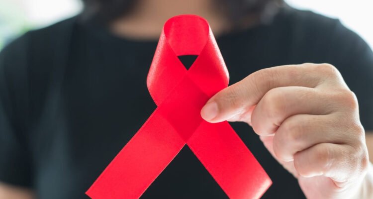 Waspadai Penyebab HIV dan Cara Penularannya yang Sering Diabaikan