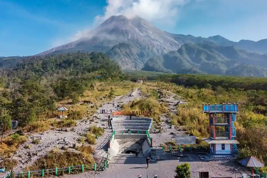Stonehenge Merapi Sleman, Destinasi Ikonik Bernuansa Mistis